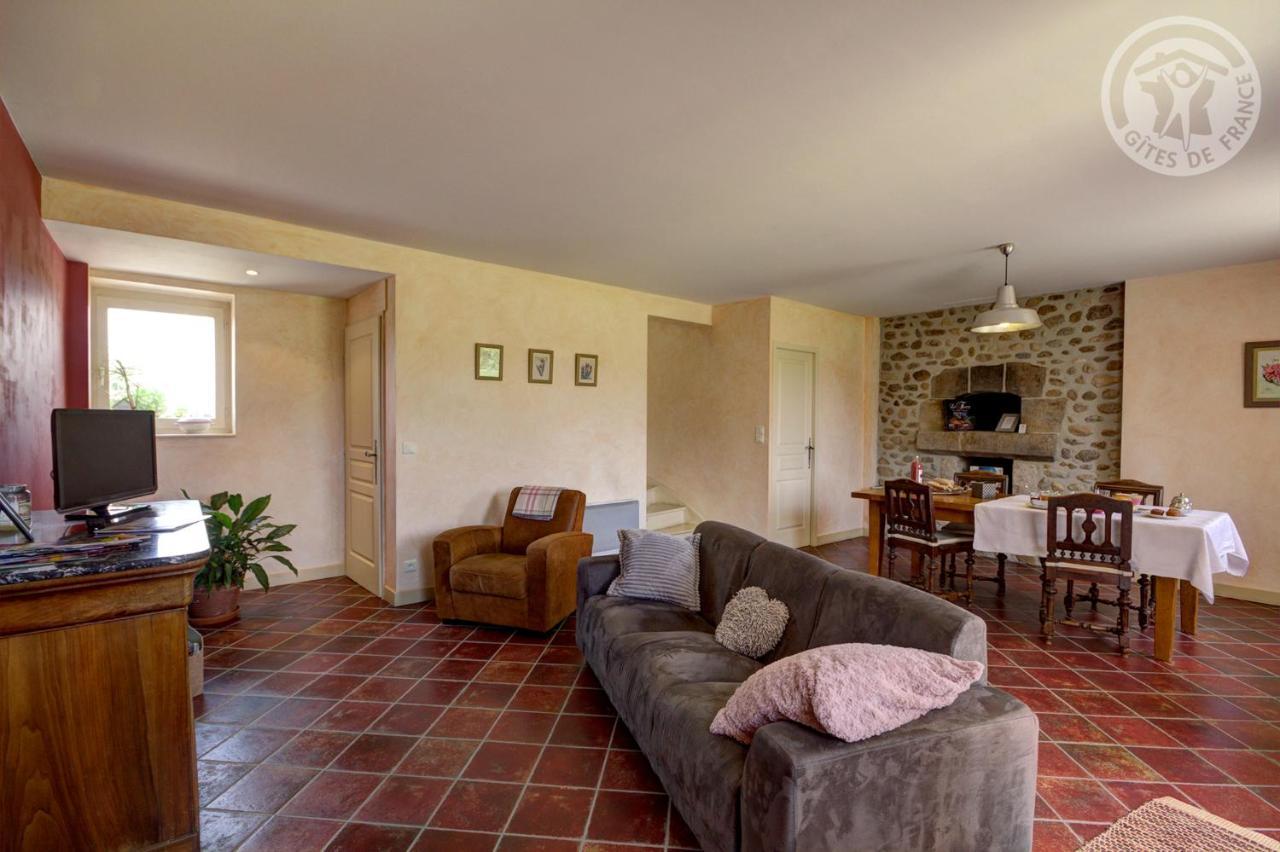 Chambres D'Hotes Ondine Et Igor Saint-Marcellin-en-Forez ภายนอก รูปภาพ